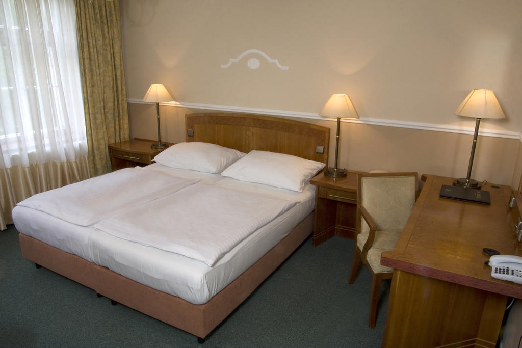 Dr. Adler Spa & Kurhotel Františkovy Lázně Szoba fotó